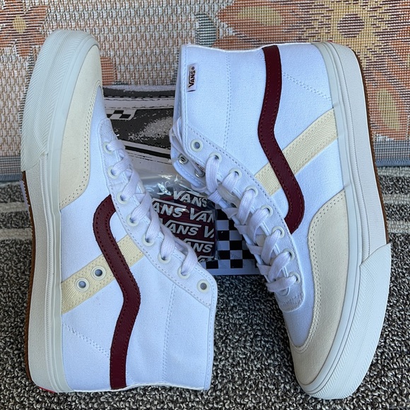 Vans WMNS Crockett High
White/Red
VN0A5JIGYF9
Sneakers - Picture 13 of 16